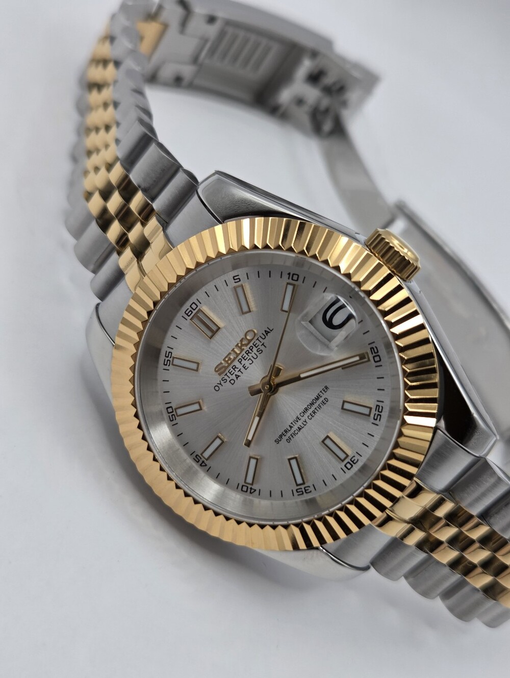 New Seiko Mod 39mm Automatic Watch White Dial DJ